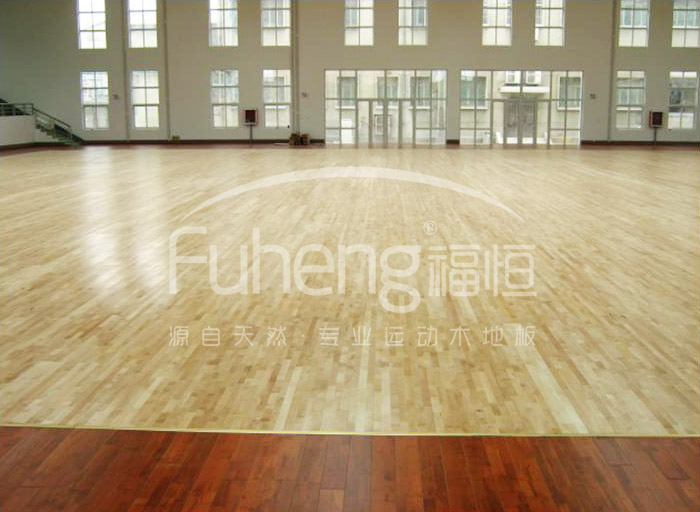 山东潍坊海化集团篮球馆运动木地板工程