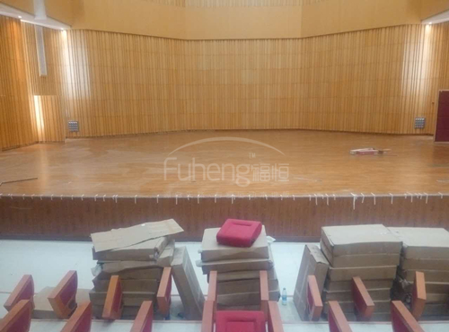 遵义师范大学体育馆、舞台木地板铺设工程